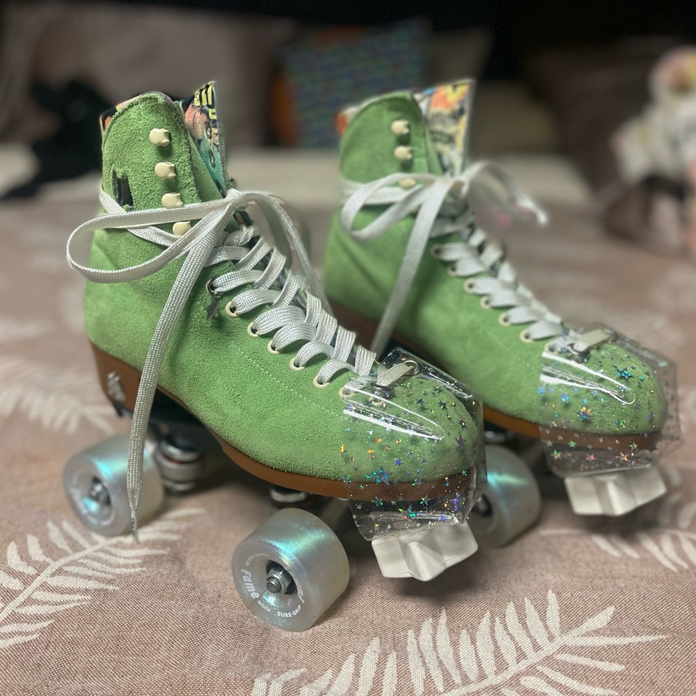 Moxi Lolly Rollerskates Honeydew Size 6 Bundle